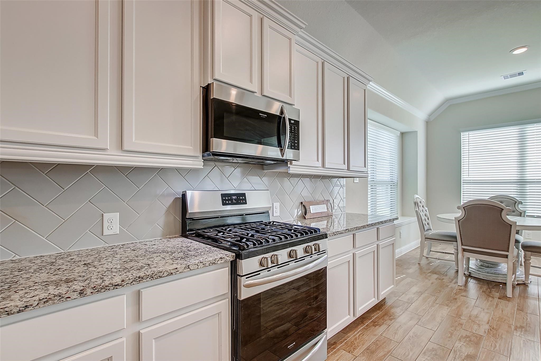 2318 Madera Landing Lane Rosenberg, TX 77469 - Photo 3 of 21 Kitchen with Gas Stove