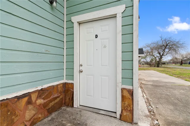 $1,050 | 1616 Marshall Street, Unit D, Corpus Christi, TX 78409