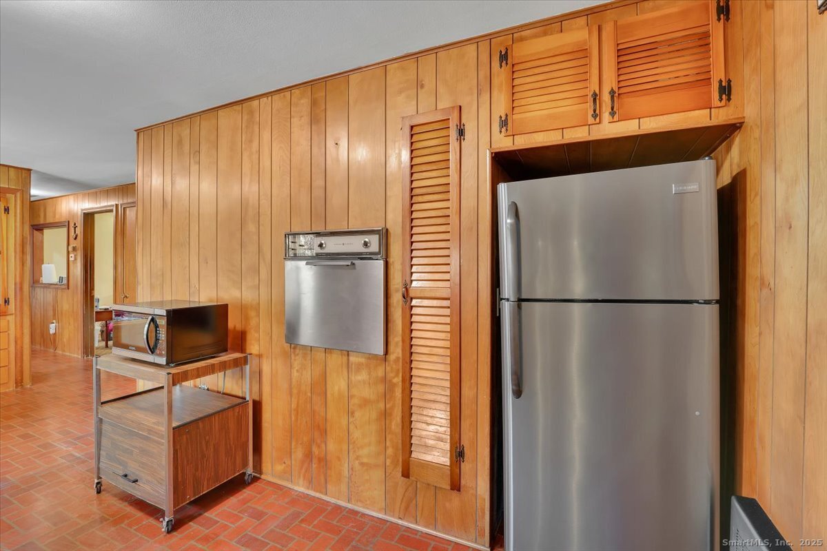 151 Diana Road Southington, CT 06479 - Photo 24 of 40