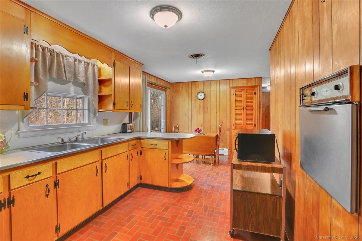 151 Diana Road Southington, CT 06479 - Photo 25 of 40