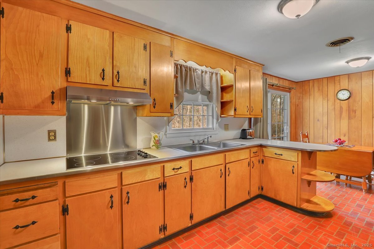 151 Diana Road Southington, CT 06479 - Photo 26 of 40