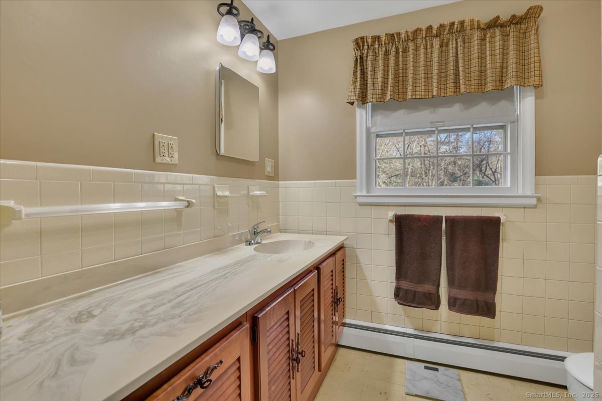 151 Diana Road Southington, CT 06479 - Photo 30 of 40