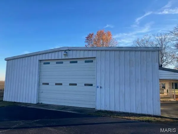 $265,000 | 36180 Highway 25, Malden, MO 63863