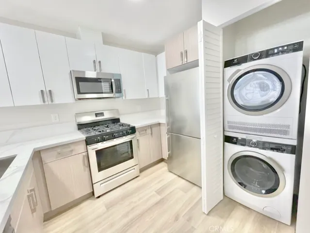 $3,900,000 | 825 Manhattan Avenue, Hermosa Beach, CA 90254