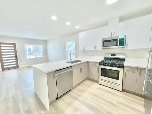 $3,900,000 | 825 Manhattan Avenue, Hermosa Beach, CA 90254