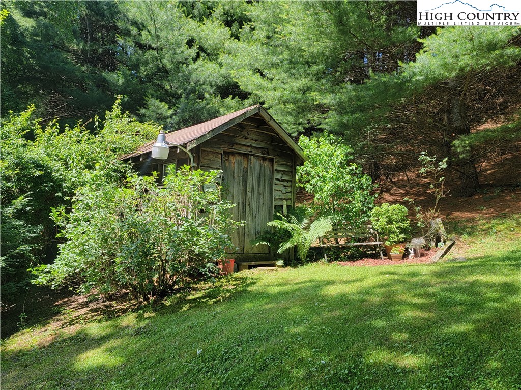 2208 C Long Branch Road Lansing, NC 28643 - Photo 4 of 42 Gallery Image 4