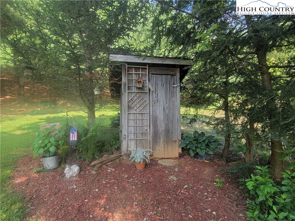 2208 C Long Branch Road Lansing, NC 28643 - Photo 5 of 42 Gallery Image 5