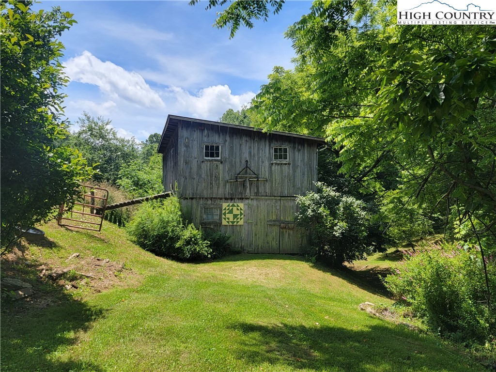 2208 C Long Branch Road Lansing, NC 28643 - Photo 8 of 42 Gallery Image 8