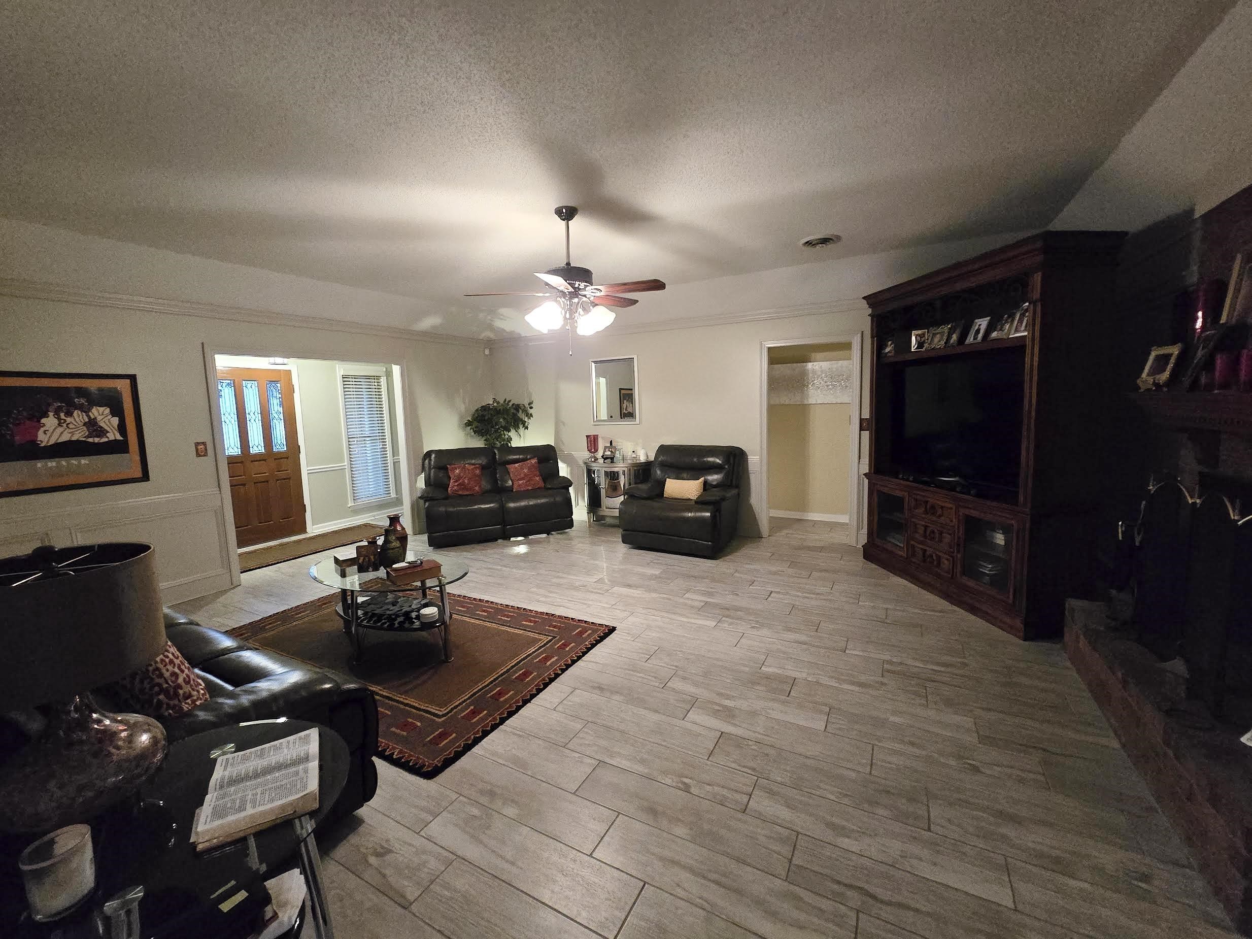 7592 Lowrance Road Memphis, TN 38125 - Photo 3 of 22