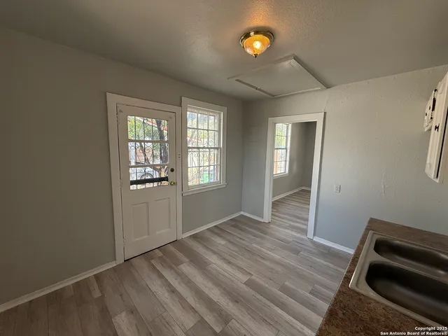 $950 | 3003 Venus Street, San Antonio, TX 78226