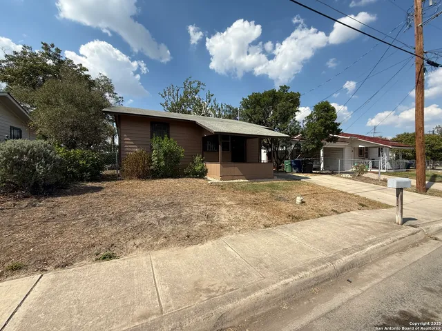 $950 | 3003 Venus Street, San Antonio, TX 78226