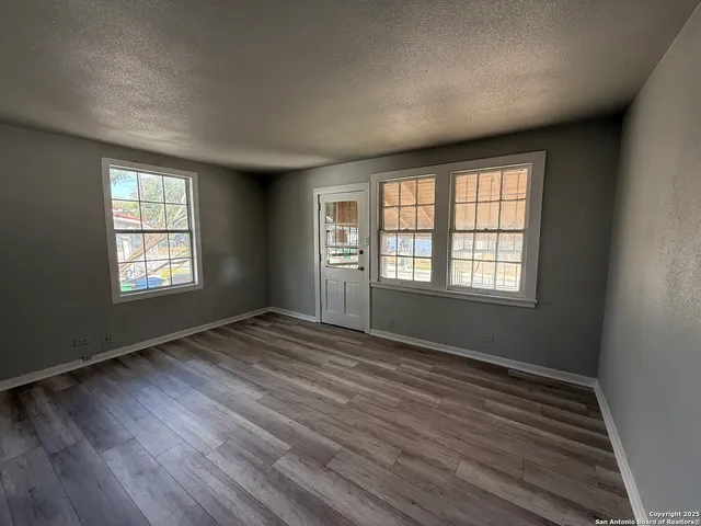 $950 | 3003 Venus Street, San Antonio, TX 78226