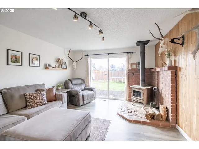 $415,000 | 213 Northwest Lalack Court, Dallas, OR 97338