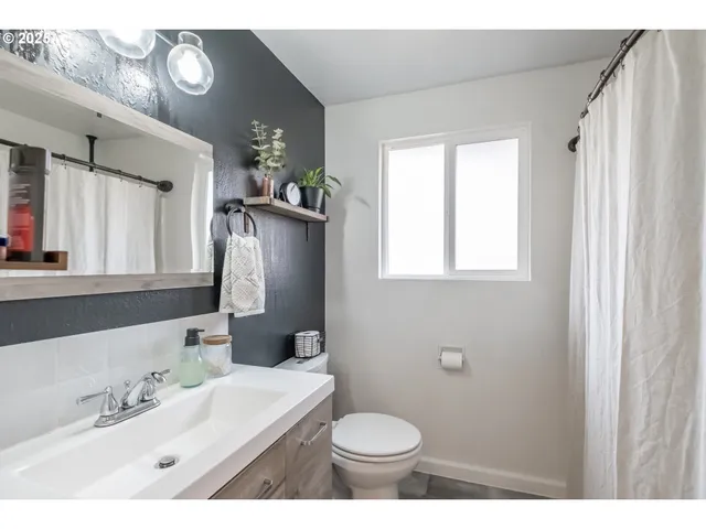 $415,000 | 213 Northwest Lalack Court, Dallas, OR 97338