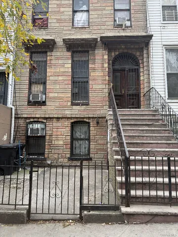 $1,485,000 | 98 Lewis Avenue | Bedford-Stuyvesant