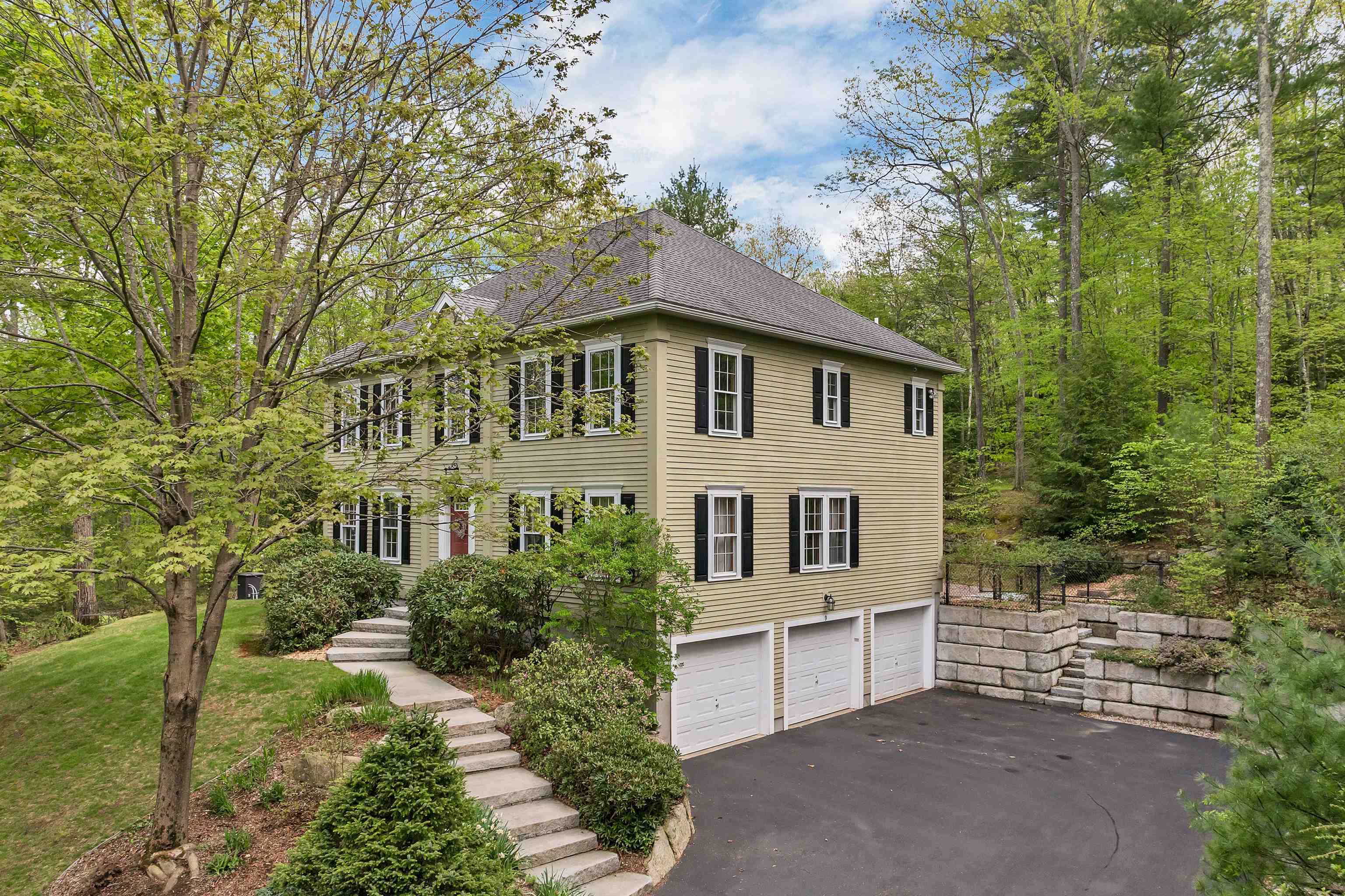 9 Wildwood Road Auburn, NH 03032 - Photo 2 of 40