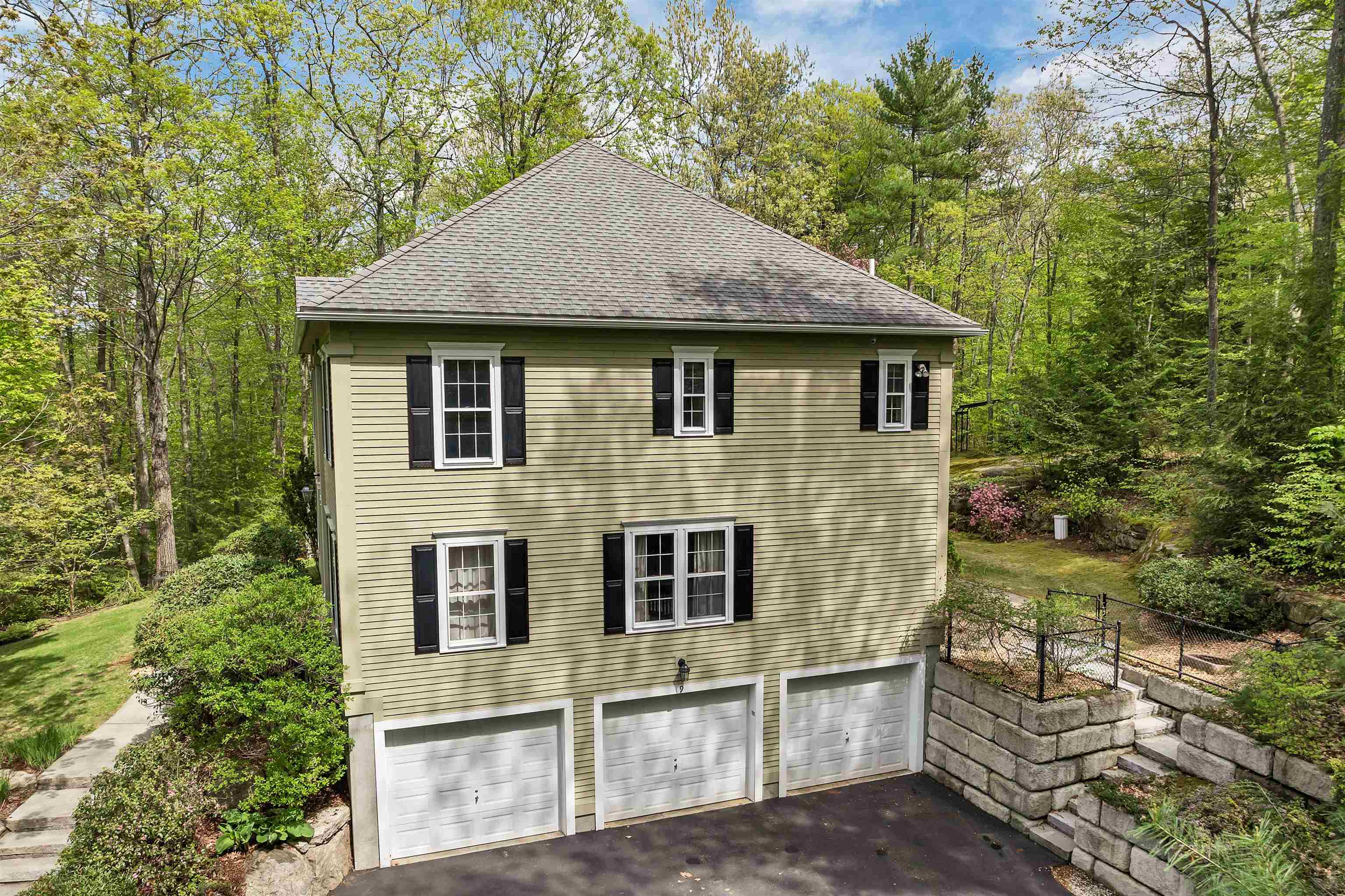 9 Wildwood Road Auburn, NH 03032 - Photo 34 of 40