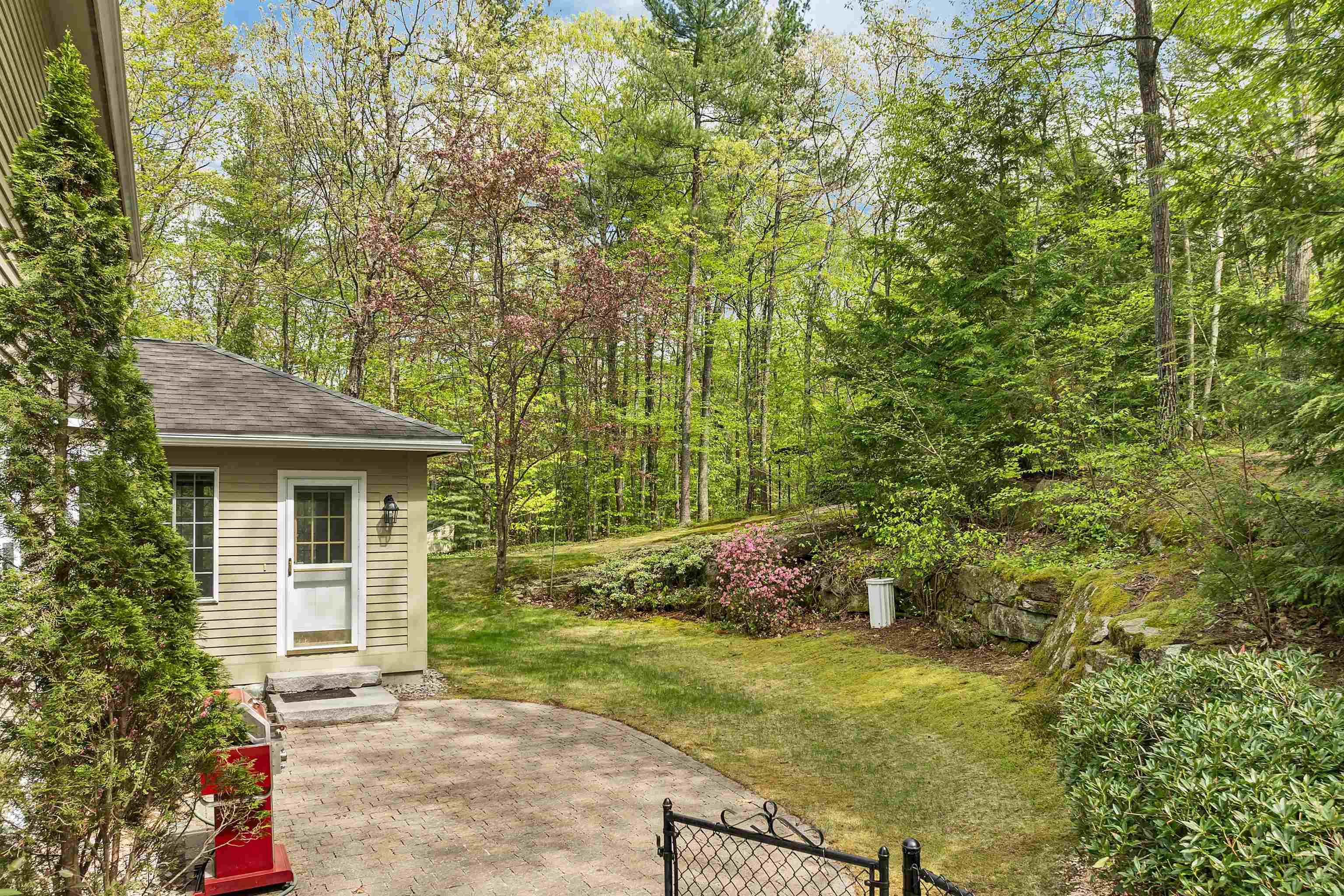 9 Wildwood Road Auburn, NH 03032 - Photo 5 of 40