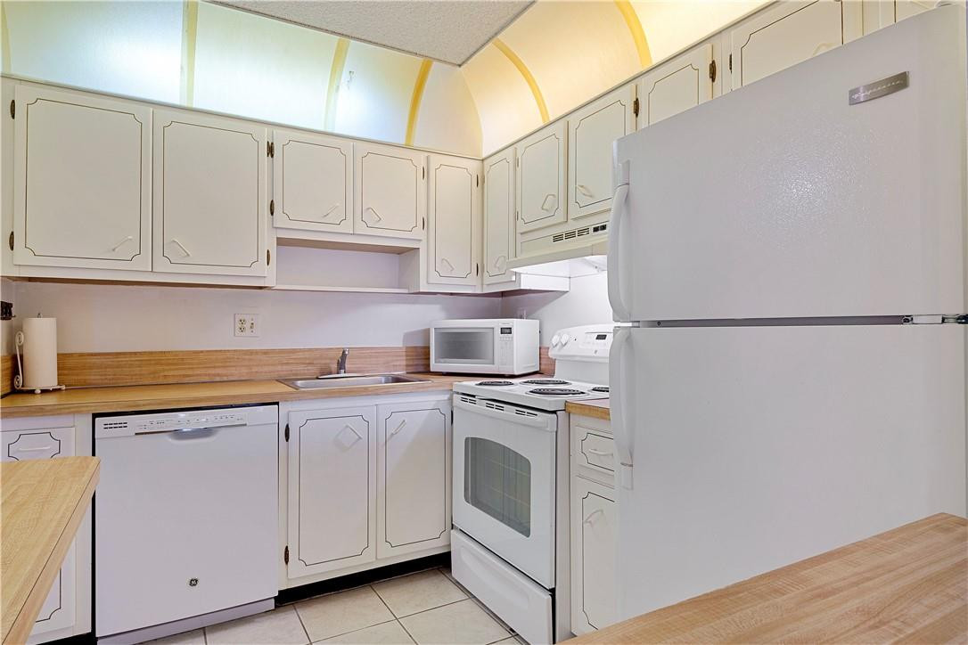 9233 Southwest 8th Street, Unit 220 Boca Raton, FL 33428 - Photo 6 of 25 Photo 6