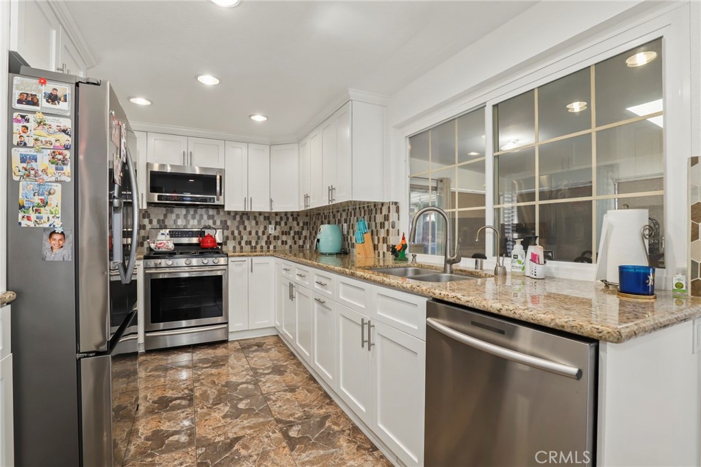 20604 Lemmer Street Chatsworth, CA 91311 - Photo 19 of 48