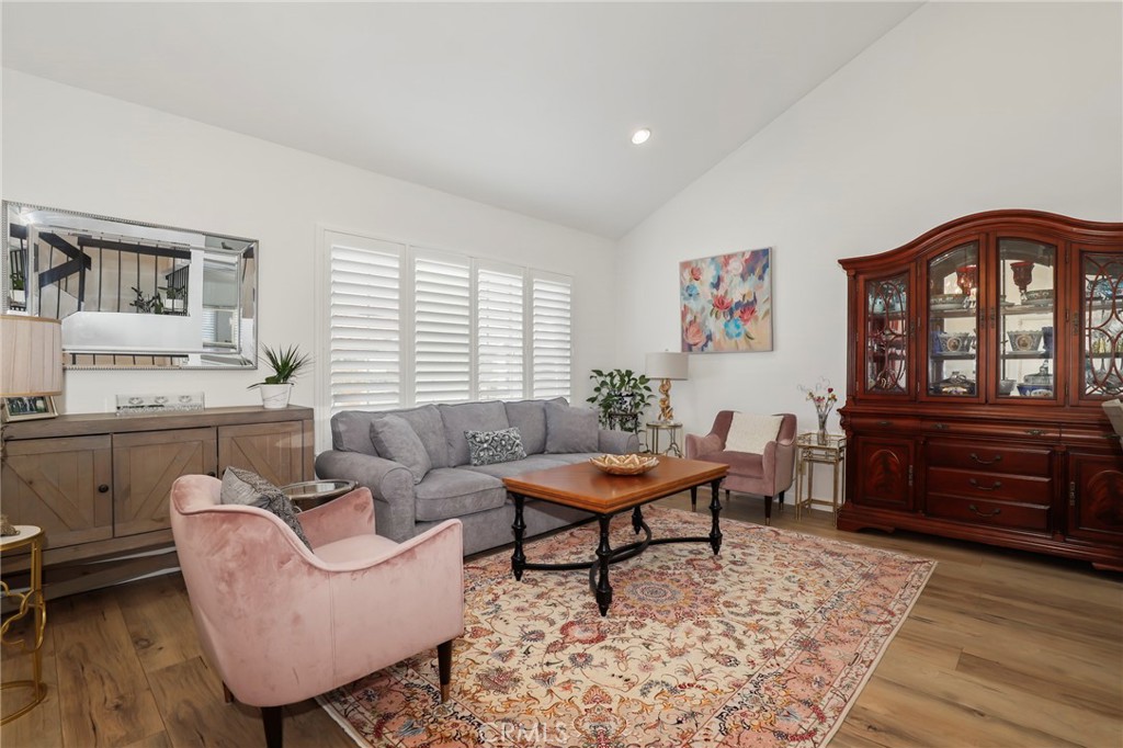 20604 Lemmer Street Chatsworth, CA 91311 - Photo 4 of 48