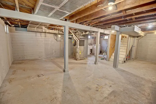 $240,000 | 1964 4th Street East, St. Paul, MN 55119