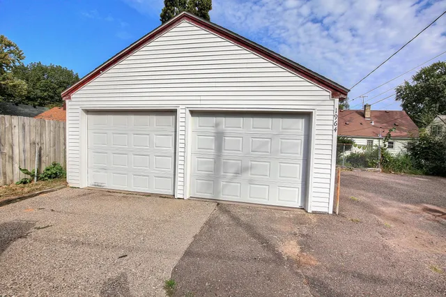 $240,000 | 1964 4th Street East, St. Paul, MN 55119