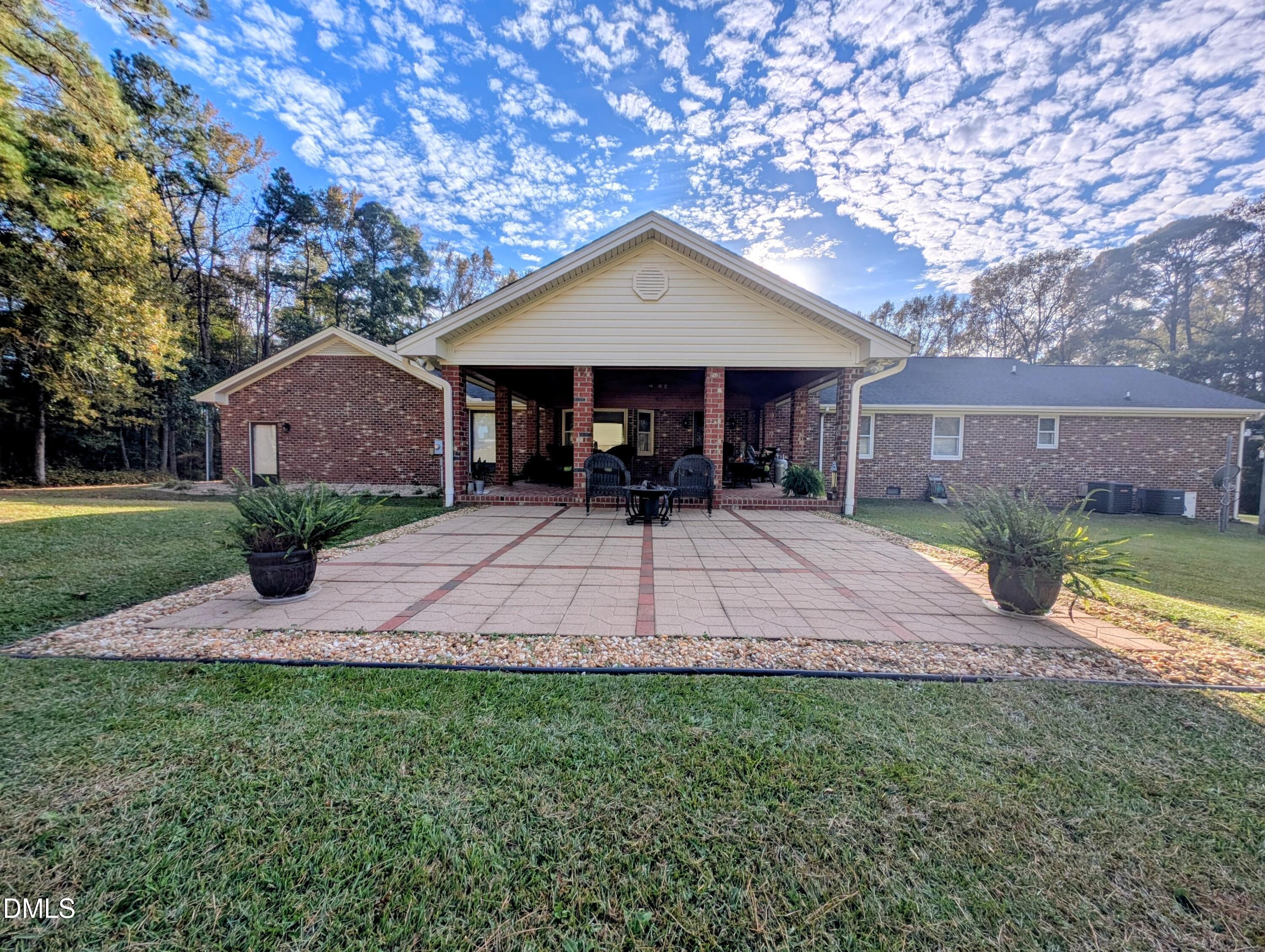 193 Camelia Road Benson, NC 27504 - Photo 38 of 50 share_2381826566643720489