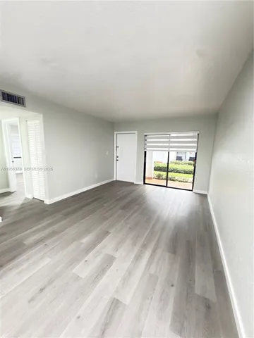 $2,600 | 18206 Mediterranean Boulevard, Unit 321, Hialeah, FL 33015