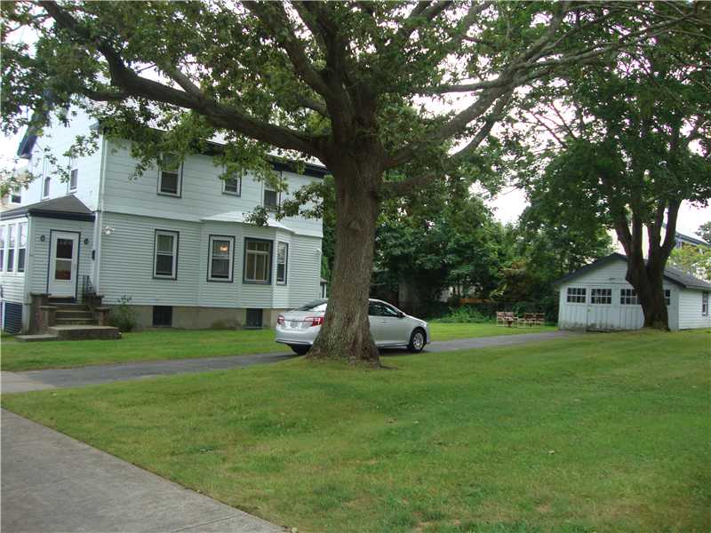 40 Eastnor Road Newport, RI 02840 - Photo 3 of 11 Yard/Garden.