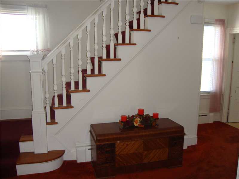 40 Eastnor Road Newport, RI 02840 - Photo 6 of 11 Entry.