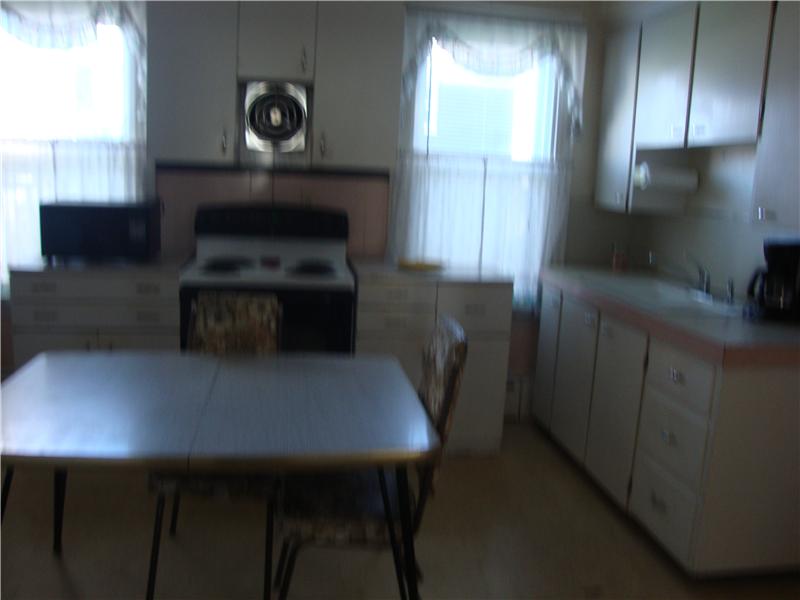 40 Eastnor Road Newport, RI 02840 - Photo 7 of 11 Kitchen.