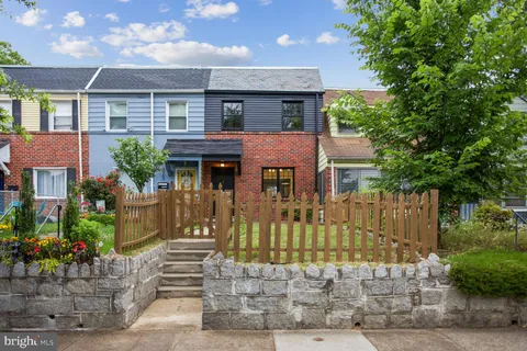 $3,000 | 323 34th Street Northeast, Washington, DC 20019