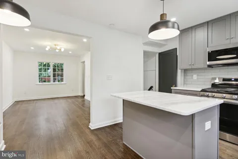 $3,000 | 323 34th Street Northeast, Washington, DC 20019