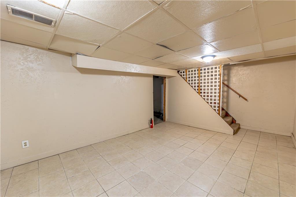 531 Beulah Road Pittsburgh, PA 15235 - Photo 27 of 32 a view of small space with wooden floor