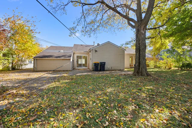 $300,000 | 1020 South Park Boulevard, Streamwood, IL 60107