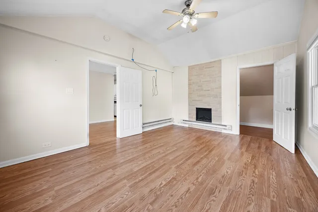 $300,000 | 1020 South Park Boulevard, Streamwood, IL 60107