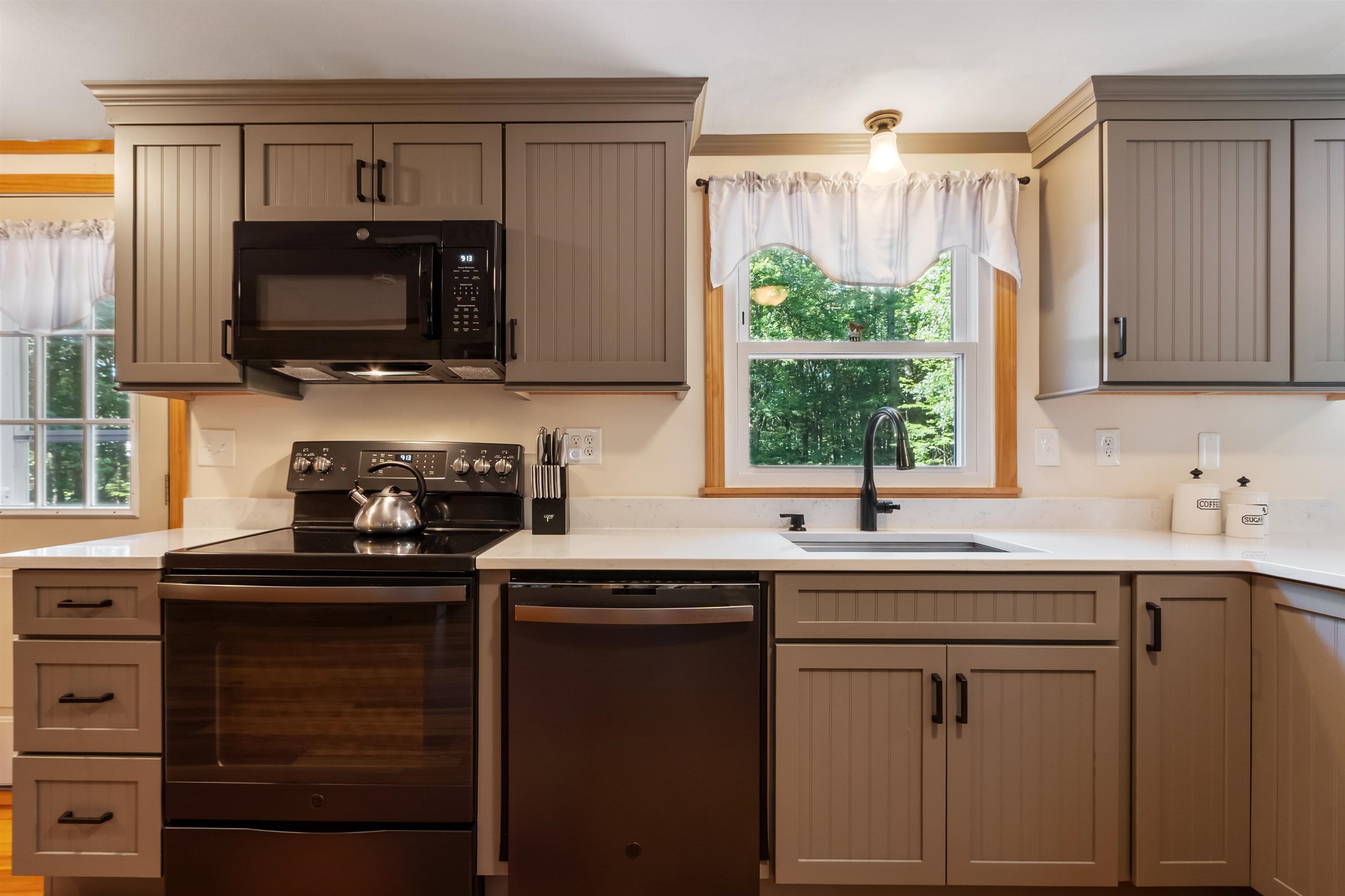 7 Al Street Derry, NH 03038 - Photo 15 of 35