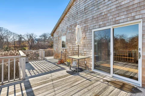 $1,400,000 | 17 West West Lake Drive, Montauk, NY 11954