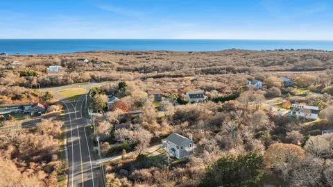 $1,400,000 | 17 West West Lake Drive, Montauk, NY 11954
