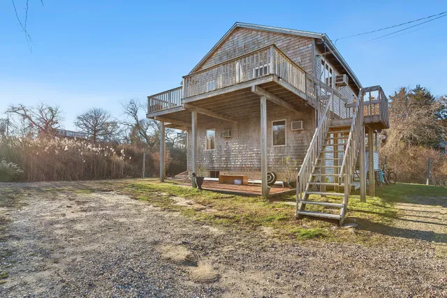 $1,400,000 | 17 West West Lake Drive, Montauk, NY 11954