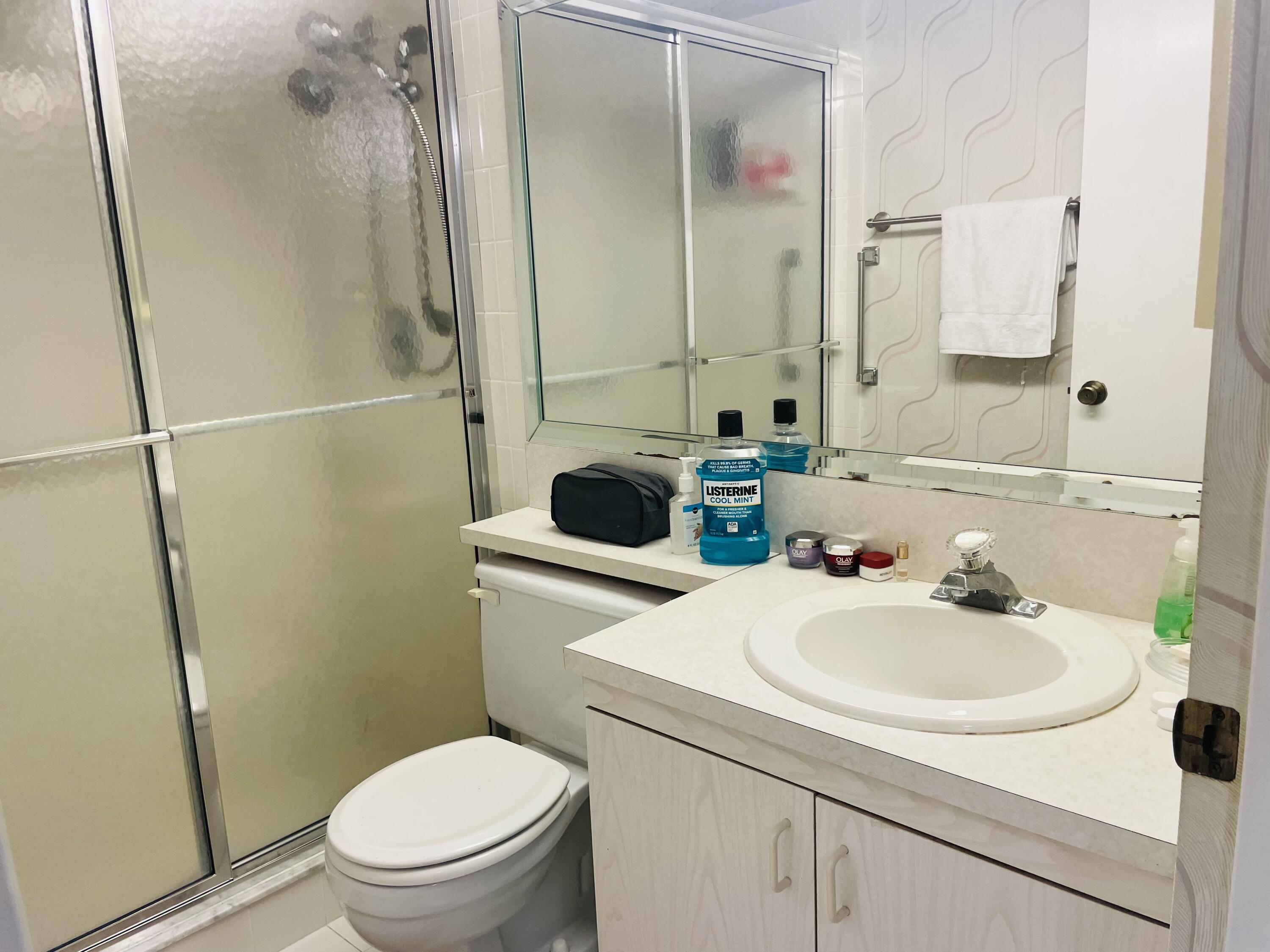 2067 Guildford East, Unit D Boca Raton, FL 33434 - Photo 12 of 19 IMG_2774