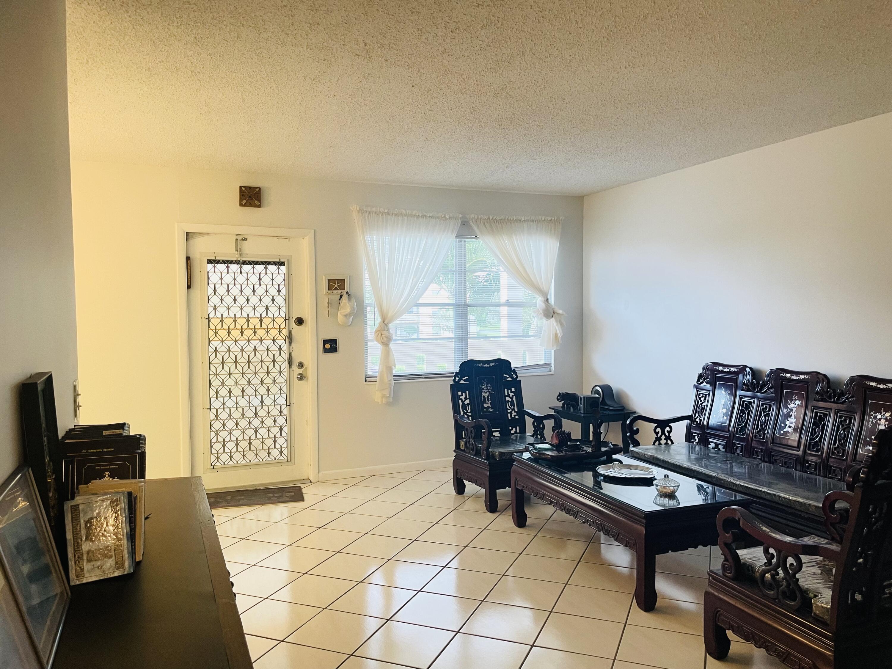 2067 Guildford East, Unit D Boca Raton, FL 33434 - Photo 6 of 19 IMG_2773
