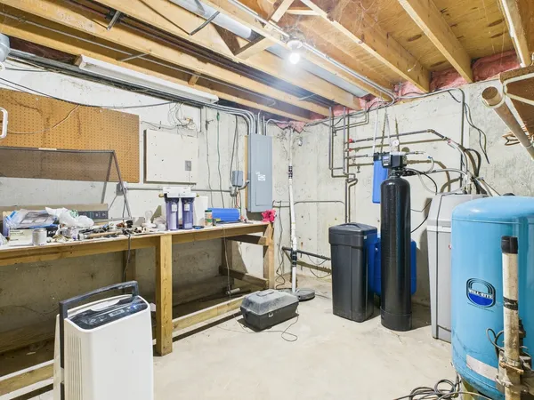 a view of a garage