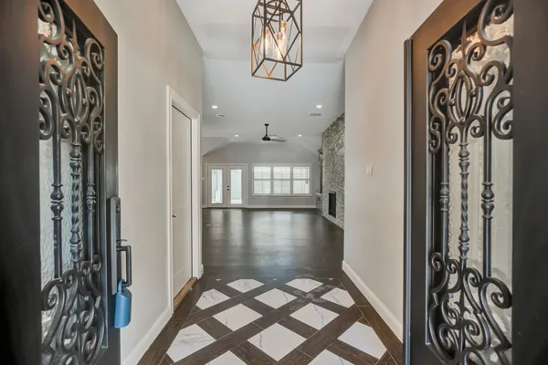 $2,800 | 831 Bradwell Drive, Houston, TX 77062