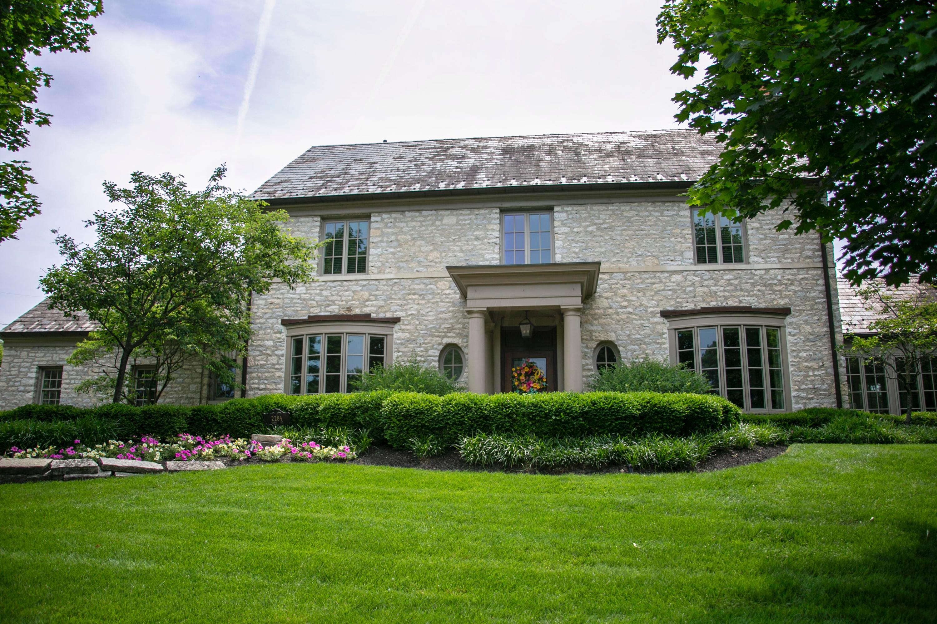 2284 Club Road Columbus, OH 43221 - Photo 2 of 30