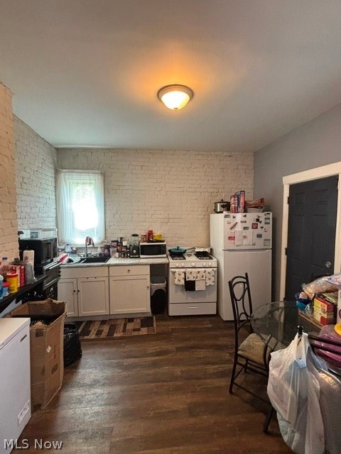7112 Ottawa Road Cleveland, OH 44105 - Photo 8 of 22 Gallery Image 8