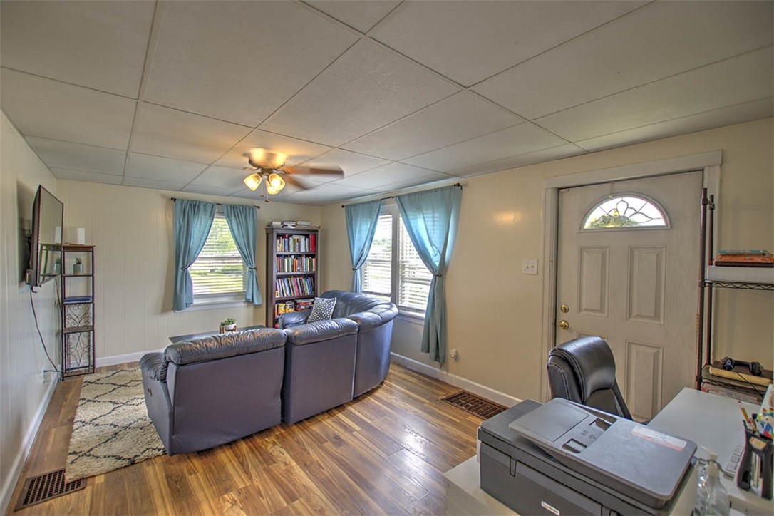 1402 West King Street Decatur, IL 62522 - Photo 4 of 22