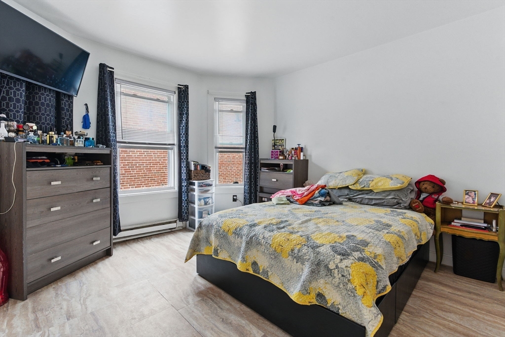 416 Orange Street Springfield, MA 01108 - Photo 4 of 42 Gallery Image 4