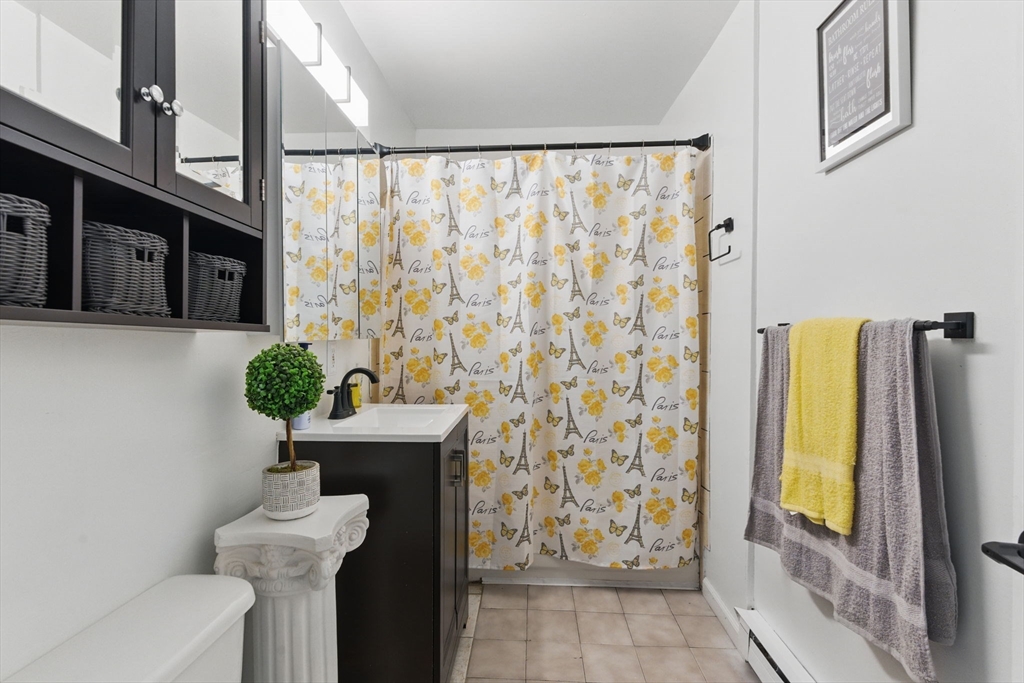 416 Orange Street Springfield, MA 01108 - Photo 5 of 42 Gallery Image 5